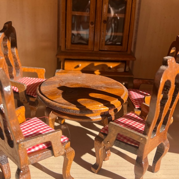 Elegant Brown Miniature Dollhouse Dining Set with Red Cushions - Picture 3 of 4